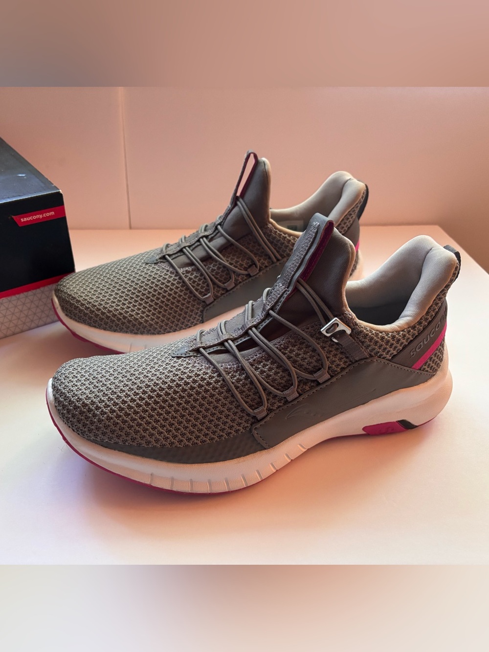 Saucony Women's Stretch & Go Glide Running Shoes Grey Pink Size 8 EUC - Picture 5 of 7